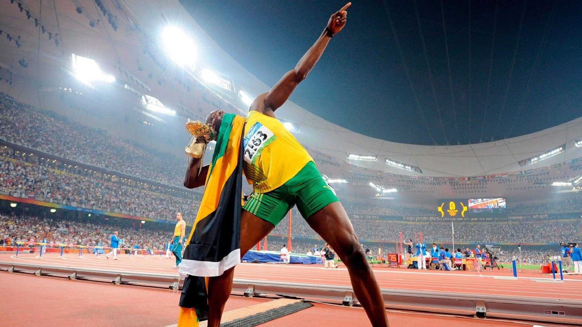 中超国足逆袭亚冠联赛 球迷信心恢复，中超与亚冠实行新规