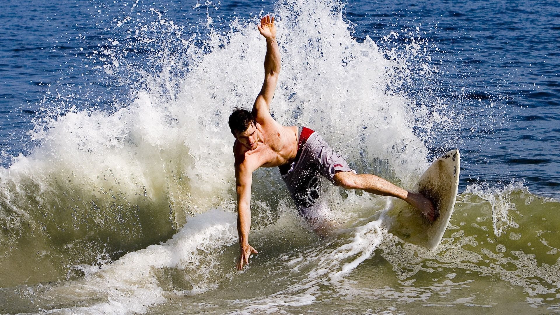 世界杯：多款球鞋因防滑纹路出色被球员集体“点名好评”